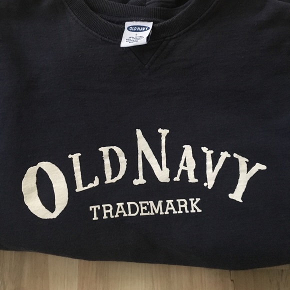 Old navy crewneck - Picture 3 of 3